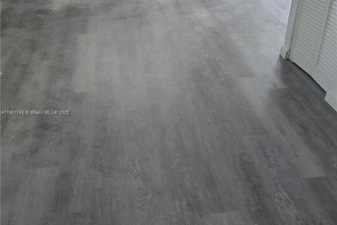 Villa ou maison à louer à West Palm Beach, Floride: 4 chambres, 136.75 m2 № 1953240 - photo 5