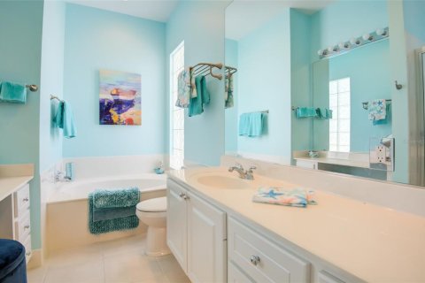 House in Sarasota, Florida 3 bedrooms, 186.55 sq.m. № 1586629 - photo 30