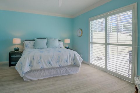 House in Sarasota, Florida 3 bedrooms, 186.55 sq.m. № 1586629 - photo 26
