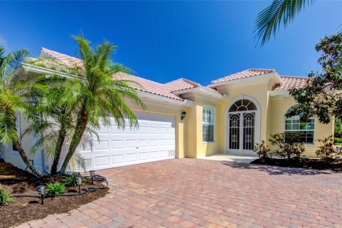 House in Sarasota, Florida 3 bedrooms, 186.55 sq.m. № 1586629 - photo 2