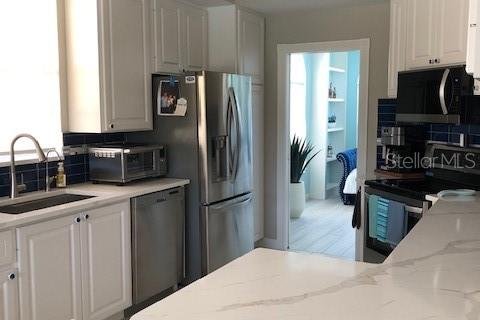 House in Sarasota, Florida 3 bedrooms, 186.55 sq.m. № 1586629 - photo 14