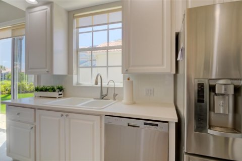 House in Sarasota, Florida 3 bedrooms, 186.55 sq.m. № 1586629 - photo 17