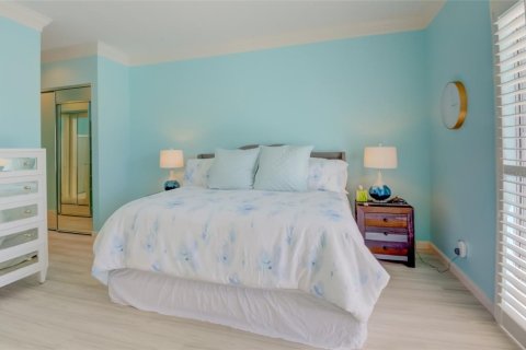 House in Sarasota, Florida 3 bedrooms, 186.55 sq.m. № 1586629 - photo 27