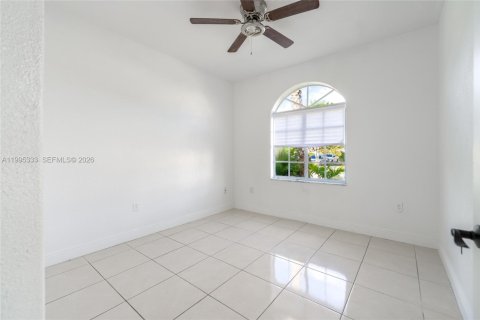 Casa en venta en Miami, Florida, 4 dormitorios, 186.55 m2 № 2058844 - foto 29