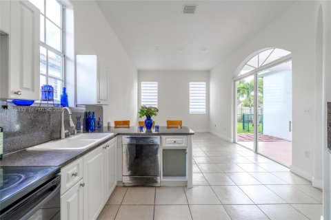 Casa en venta en Miami, Florida, 4 dormitorios, 186.55 m2 № 2058844 - foto 14
