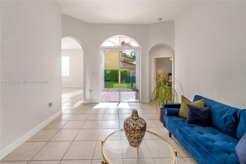 Casa en venta en Miami, Florida, 4 dormitorios, 186.55 m2 № 2058844 - foto 11