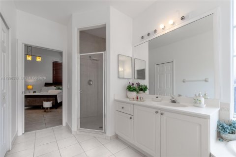 Casa en venta en Miami, Florida, 4 dormitorios, 186.55 m2 № 2058844 - foto 21