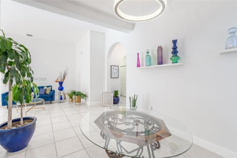 Casa en venta en Miami, Florida, 4 dormitorios, 186.55 m2 № 2058844 - foto 8