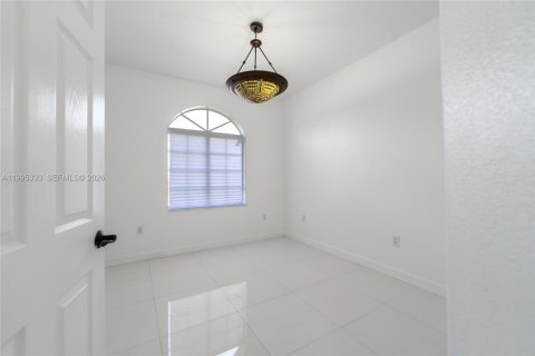 Casa en venta en Miami, Florida, 4 dormitorios, 186.55 m2 № 2058844 - foto 27