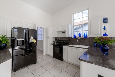 Casa en venta en Miami, Florida, 4 dormitorios, 186.55 m2 № 2058844 - foto 12