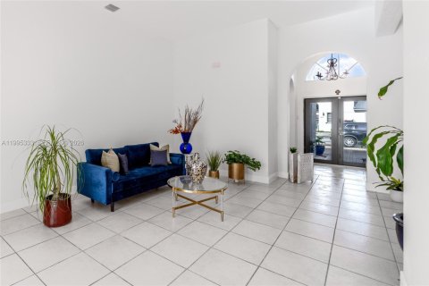 Casa en venta en Miami, Florida, 4 dormitorios, 186.55 m2 № 2058844 - foto 9