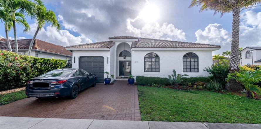 Casa en Miami, Florida 4 dormitorios, 186.55 m2 № 2058844