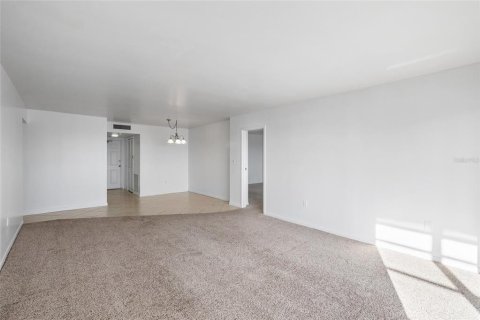 Condominio en venta en Saint Petersburg, Florida, 2 dormitorios, 149.11 m2 № 2097432 - foto 14