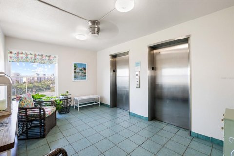 Condominio en venta en Saint Petersburg, Florida, 2 dormitorios, 149.11 m2 № 2097432 - foto 4