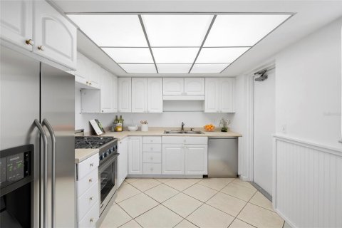 Condominio en venta en Saint Petersburg, Florida, 2 dormitorios, 149.11 m2 № 2097432 - foto 11