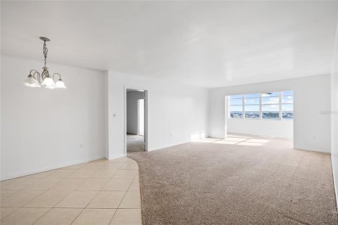 Condominio en venta en Saint Petersburg, Florida, 2 dormitorios, 149.11 m2 № 2097432 - foto 8