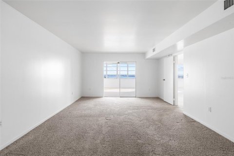 Condominio en venta en Saint Petersburg, Florida, 2 dormitorios, 149.11 m2 № 2097432 - foto 22