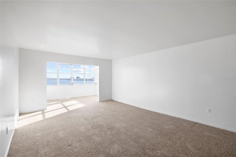 Condominio en venta en Saint Petersburg, Florida, 2 dormitorios, 149.11 m2 № 2097432 - foto 13