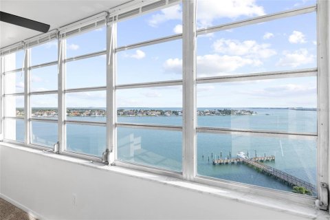 Condominio en venta en Saint Petersburg, Florida, 2 dormitorios, 149.11 m2 № 2097432 - foto 21