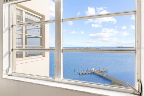Condominio en venta en Saint Petersburg, Florida, 2 dormitorios, 149.11 m2 № 2097432 - foto 30