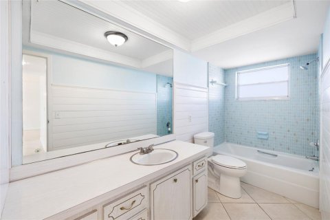 Condominio en venta en Saint Petersburg, Florida, 2 dormitorios, 149.11 m2 № 2097432 - foto 27