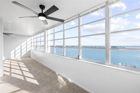 Condominio en venta en Saint Petersburg, Florida, 2 dormitorios, 149.11 m2 № 2097432 - foto 16