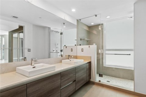 Снять в аренду кондоминиум в Майами, Флорида 3 спальни, 207.73м2, № 2005408 - фото 24