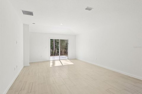 House in Palm Coast, Florida 3 bedrooms, 137.77 sq.m. № 2394229 - photo 3