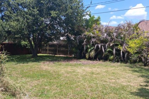 House in Port St. Lucie, Florida 3 bedrooms, 128.76 sq.m. № 2244509 - photo 6
