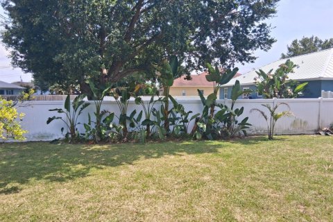 House in Port St. Lucie, Florida 3 bedrooms, 128.76 sq.m. № 2244509 - photo 8