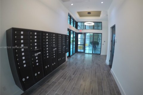 Copropriété à vendre à Davie, Floride: 1 chambre, 37.9 m2 № 2047764 - photo 2