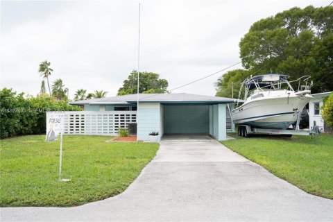 House in Marathon, Florida 3 bedrooms, 175.77 sq.m. № 1986065 - photo 10