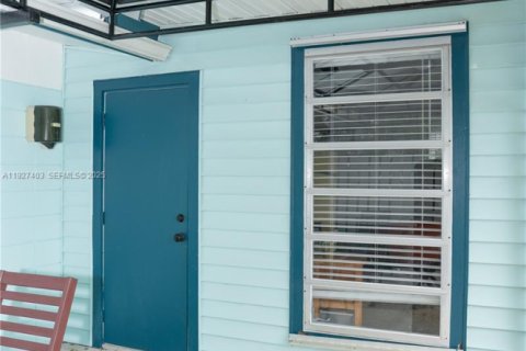 House in Marathon, Florida 3 bedrooms, 175.77 sq.m. № 1986065 - photo 15