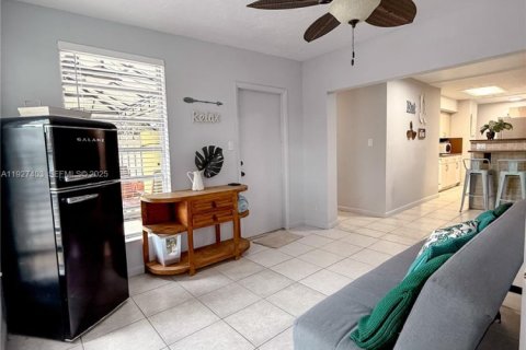 House in Marathon, Florida 3 bedrooms, 175.77 sq.m. № 1986065 - photo 29