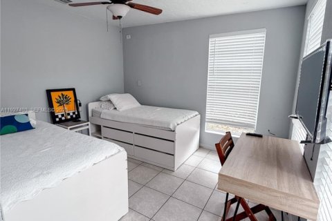 House in Marathon, Florida 3 bedrooms, 175.77 sq.m. № 1986065 - photo 26