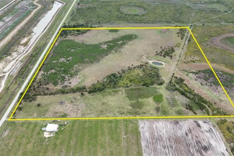 Terreno en Fort Meade, Florida № 2238771