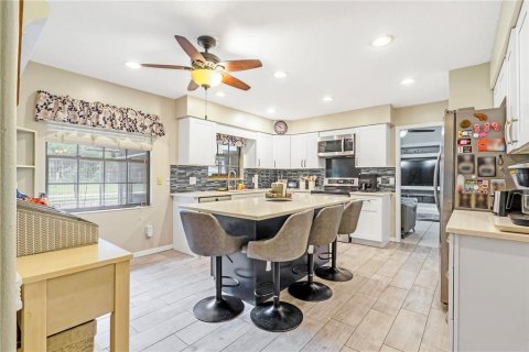 House in DeLand, Florida 4 bedrooms, 196.12 sq.m. № 2152163 - photo 14