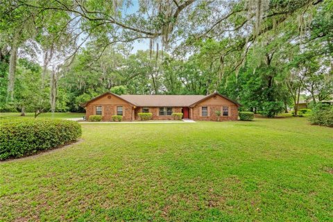 House in DeLand, Florida 4 bedrooms, 196.12 sq.m. № 2152163 - photo 4