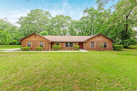 House in DeLand, Florida 4 bedrooms, 196.12 sq.m. № 2152163 - photo 3