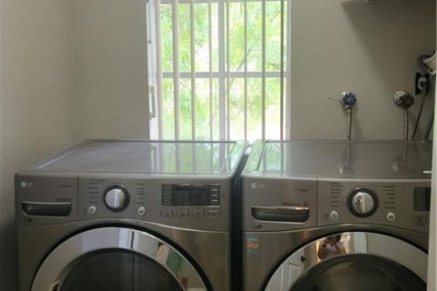 Touwnhouse à vendre à Miramar, Floride: 3 chambres, 162.67 m2 № 2086321 - photo 21