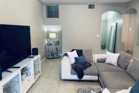 Touwnhouse à vendre à Miramar, Floride: 3 chambres, 162.67 m2 № 2086321 - photo 6