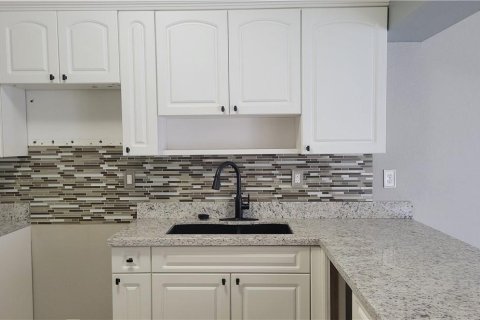 Touwnhouse à vendre à Miramar, Floride: 3 chambres, 162.67 m2 № 2086321 - photo 10