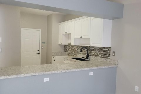 Touwnhouse à vendre à Miramar, Floride: 3 chambres, 162.67 m2 № 2086321 - photo 9