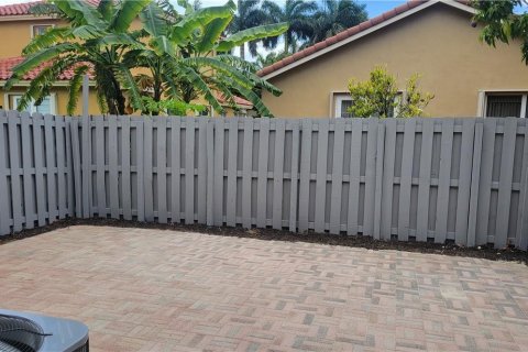 Touwnhouse à vendre à Miramar, Floride: 3 chambres, 162.67 m2 № 2086321 - photo 7