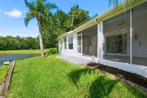 Villa ou maison à vendre à New Port Richey, Floride: 2 chambres, 169.45 m2 № 2324970 - photo 8