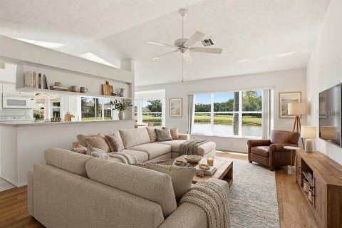 Villa ou maison à vendre à New Port Richey, Floride: 2 chambres, 169.45 m2 № 2324970 - photo 29