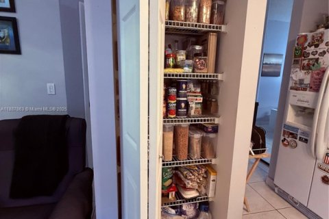 Villa ou maison à vendre à Pembroke Pines, Floride: 3 chambres, 128.11 m2 № 1941541 - photo 15