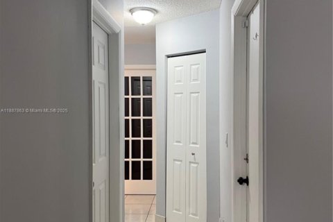 Villa ou maison à vendre à Pembroke Pines, Floride: 3 chambres, 128.11 m2 № 1941541 - photo 23