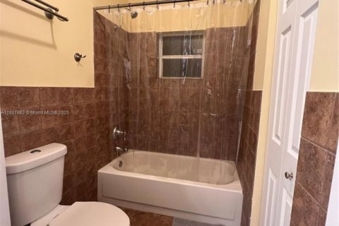 Villa ou maison à vendre à Pembroke Pines, Floride: 3 chambres, 128.11 m2 № 1941541 - photo 22