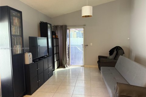 Villa ou maison à vendre à Pembroke Pines, Floride: 3 chambres, 128.11 m2 № 1941541 - photo 17